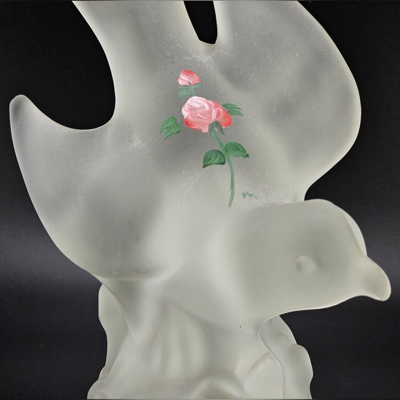 L.E. Smith Frosted Satin Bird Dove Glass Figurine Sculpture Hand Painted Flowers - Picture 3 of 8
